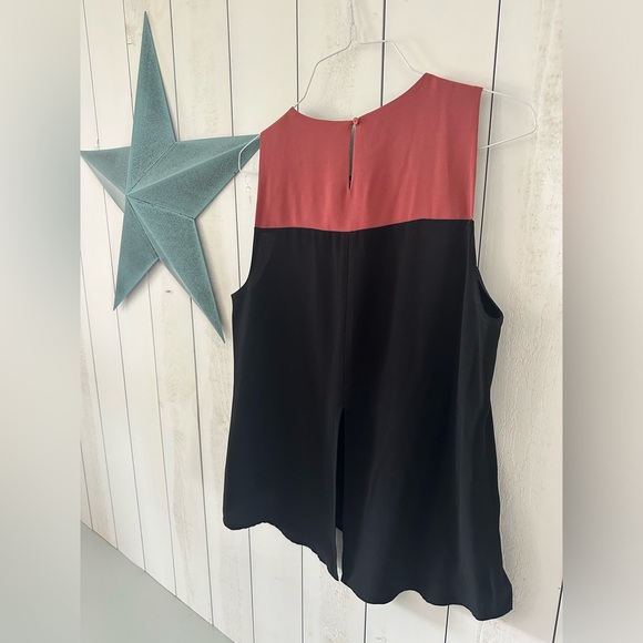 Black Colorblock Blouse - Picture 2 of 3